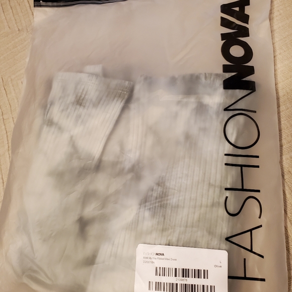 Tie-Dye dress - Picture 3 of 3